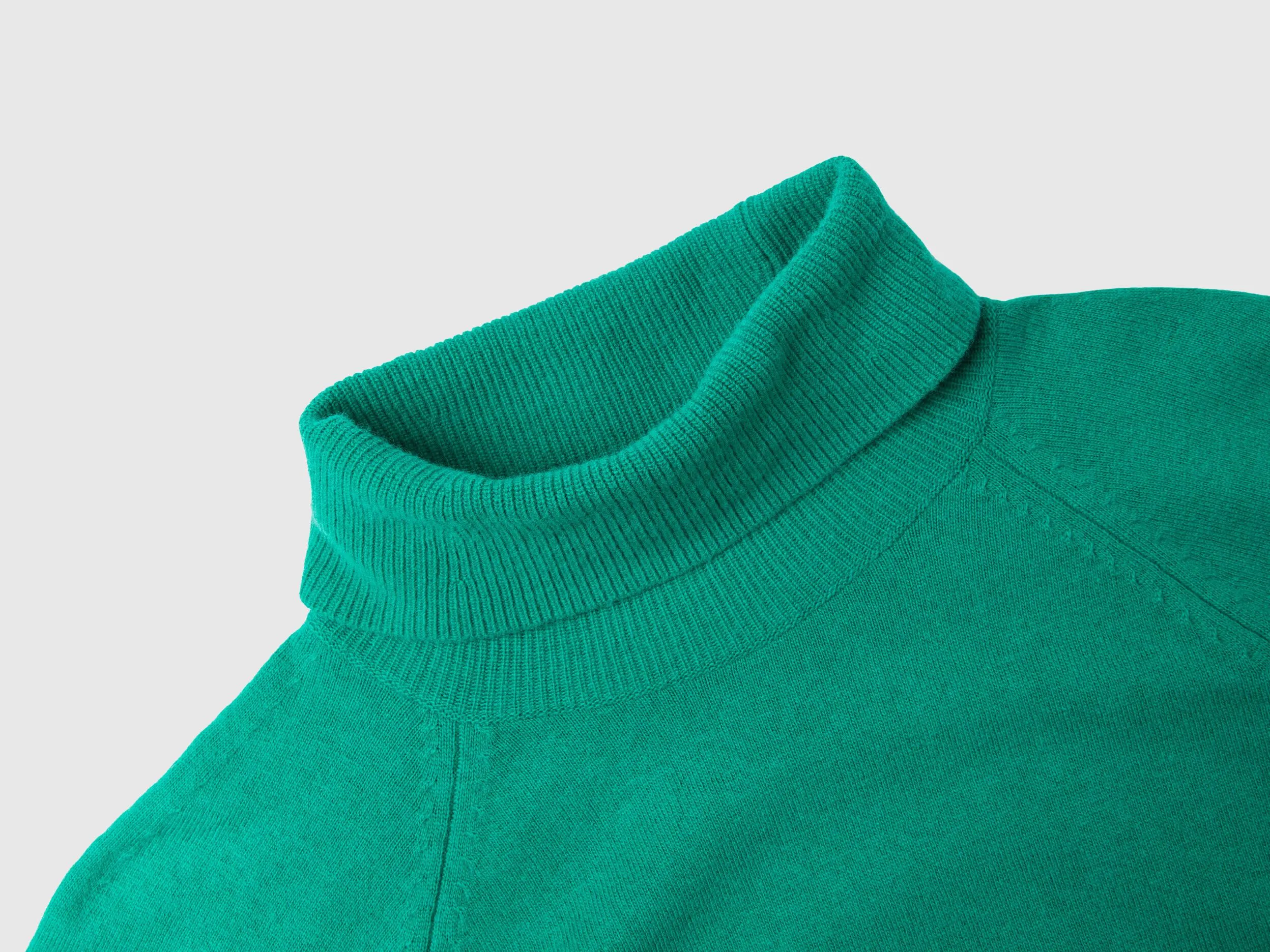 Aqua green turtleneck sweater in cashmere and wool blend - Aqua | Benetton